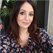 Dottoressa in Giurisprudenza con esperienza nell'insegnamento privato impartisce lezioni di diritto a studenti universitari